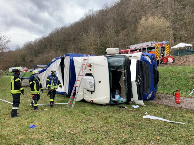 #15/21: LKW abgestürzt